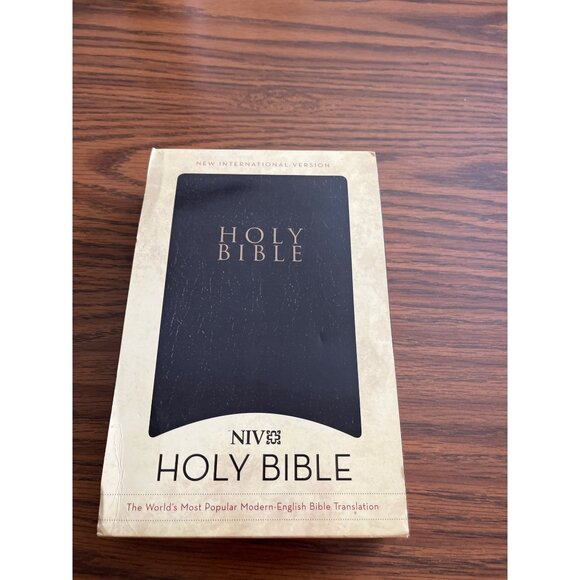 New International Version black leather-look Holy Bible - Picture 1 of 7